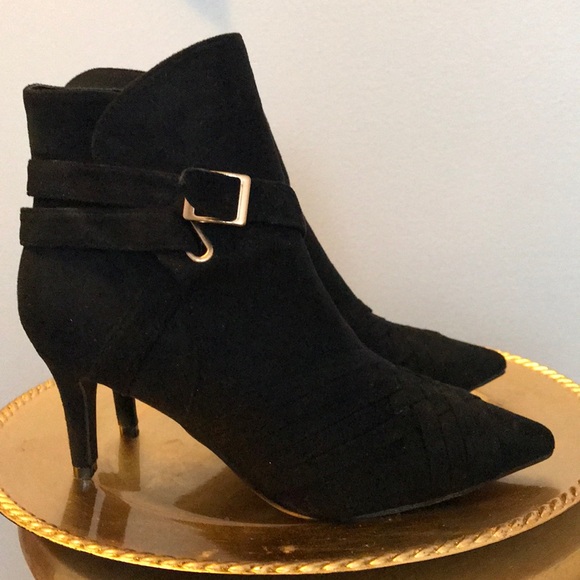 Bad black boots! - Picture 3 of 4